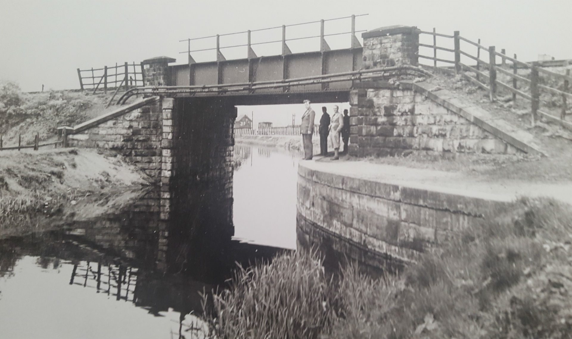 Barnsley to Doncaster Railway Bridge over Canal at Stairfoot